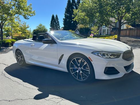 Used 2023 BMW M850i xDrive Convertible w/ Driving Assistance Package image 11