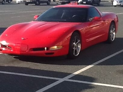 Used 1998 Chevrolet Corvette Coupe w/ Roof Pkg