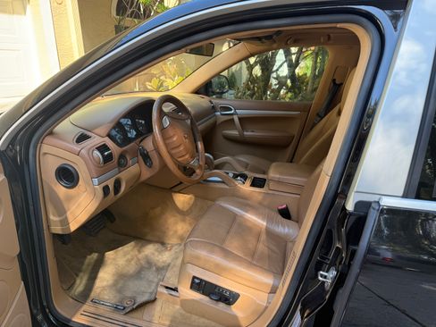 Used 2005 Porsche Cayenne image 5