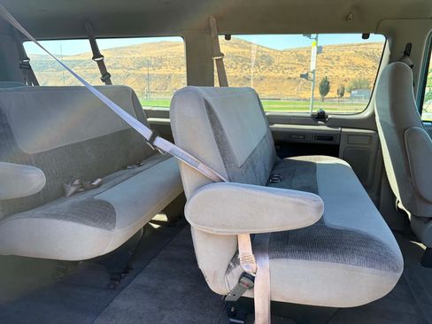 Used 1998 Ford E-350 and Econoline 350 Club Wagon RWD image 17