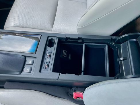 Used 2013 Lexus RX 450h FWD image 16