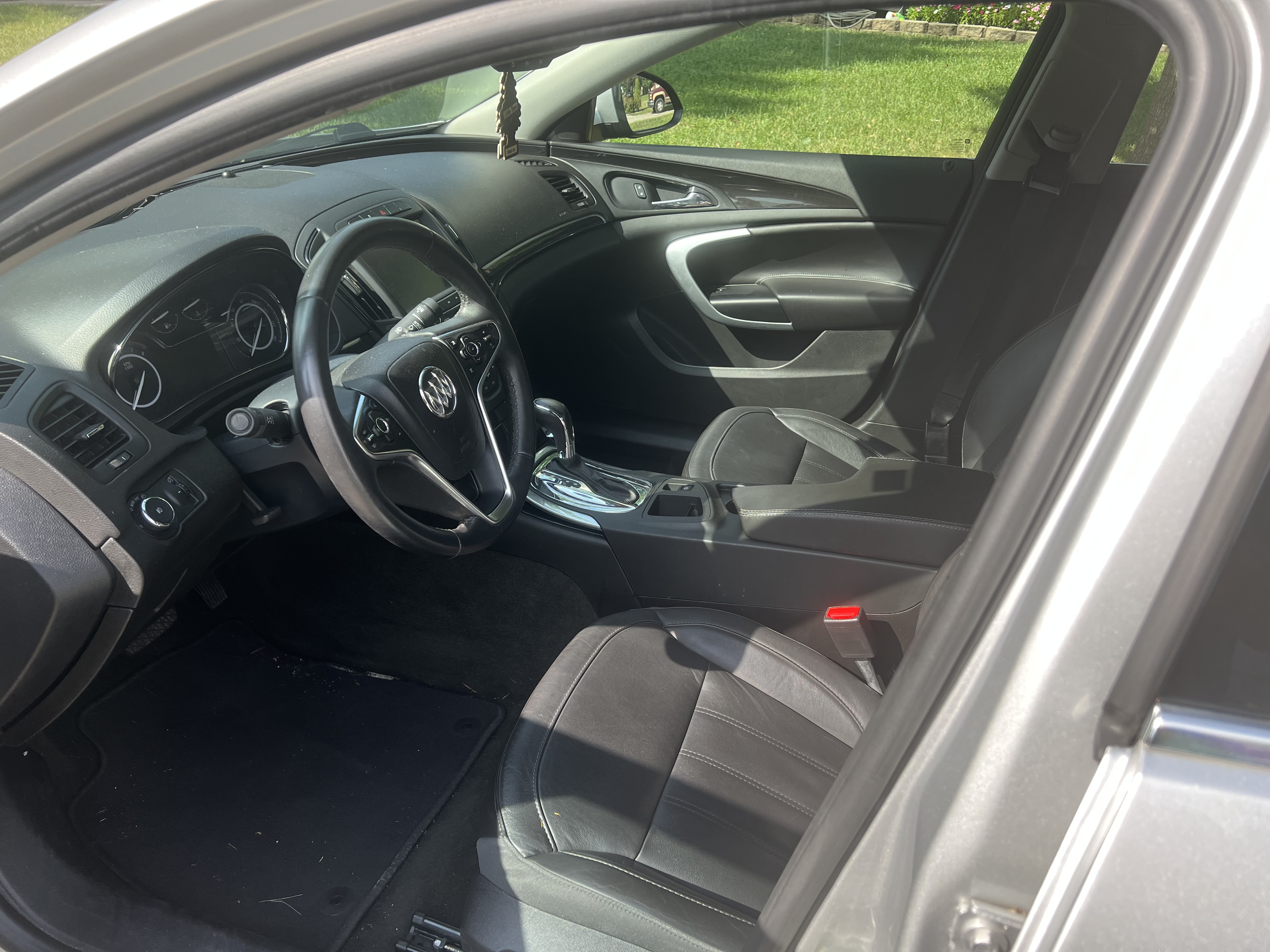 Used 2017 Buick Regal AWD image 6