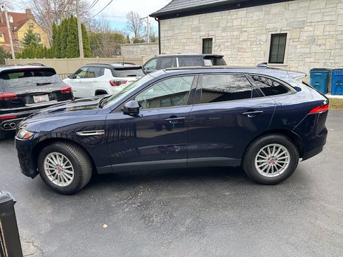 Used 2017 Jaguar F-PACE image 1