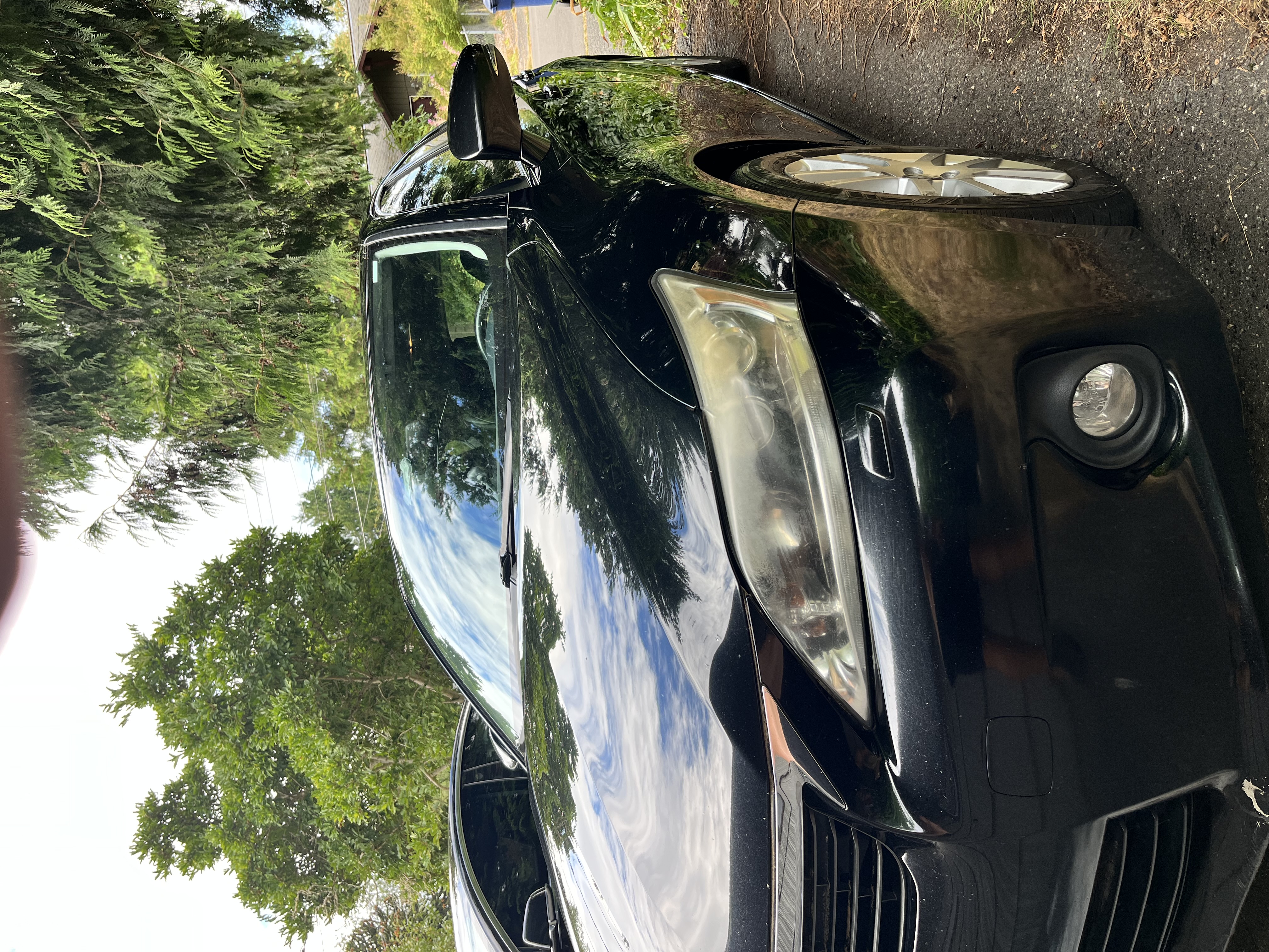 Used 2012 Lexus CT 200h Premium w/ Leather Pkg FWD image 2