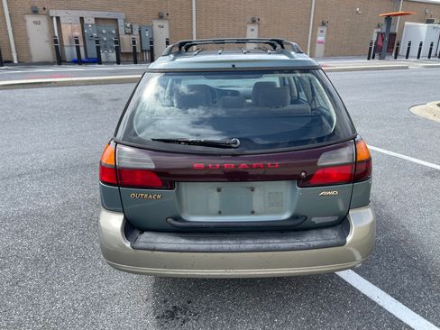 Used 2002 Subaru Outback Wagon image 6