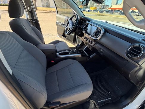 Used 2020 Toyota Tacoma SR5 image 11