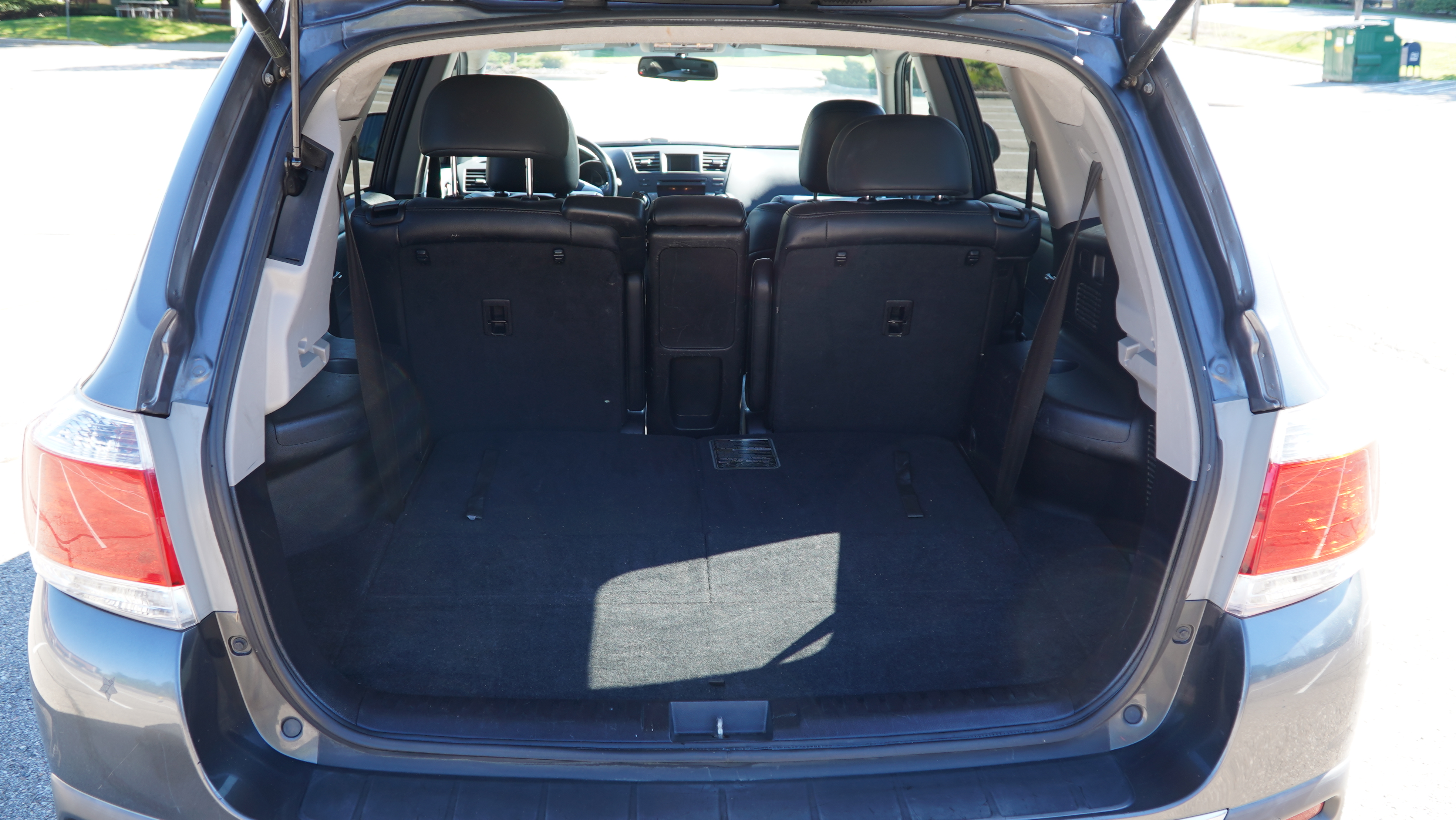 Used 2011 Toyota Highlander SE w/ Tow Pkg AWD/4WD image 13