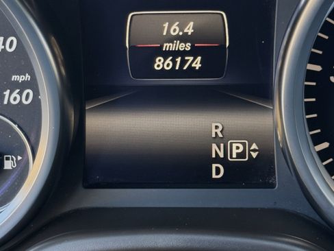 Used 2014 Mercedes-Benz GL 450 4MATIC image 29