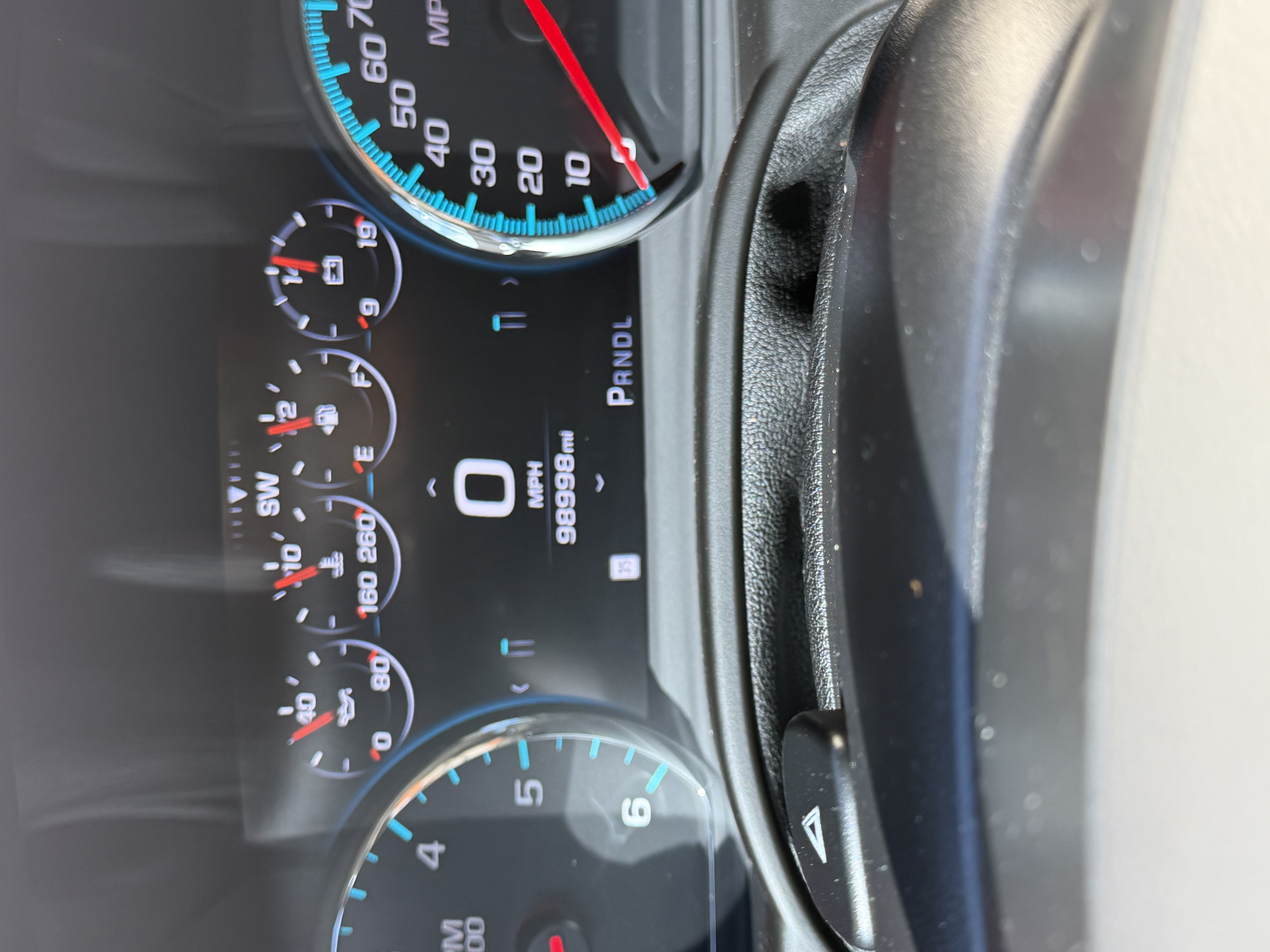 Used 2017 GMC Yukon XL SLT w/ Open Road Package RWD image 5
