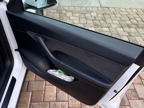 Used 2022 Tesla Model Y Performance AWD/4WD image 13