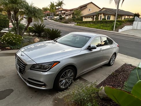 Used 2018 Genesis G80 3.8 image 2