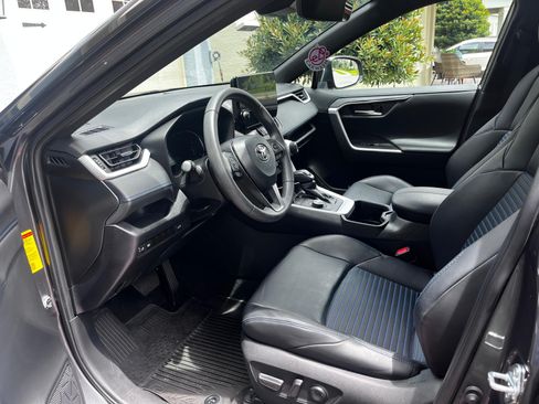 Used 2024 Toyota RAV4 XSE AWD/4WD image 9