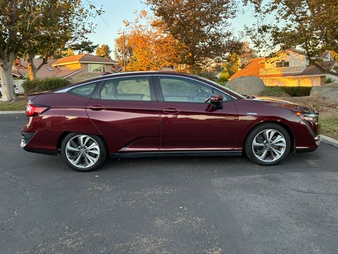 Used 2018 Honda Clarity Touring image 5