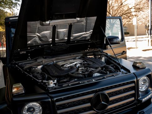 Used 2017 Mercedes-Benz G 550 Squared image 11