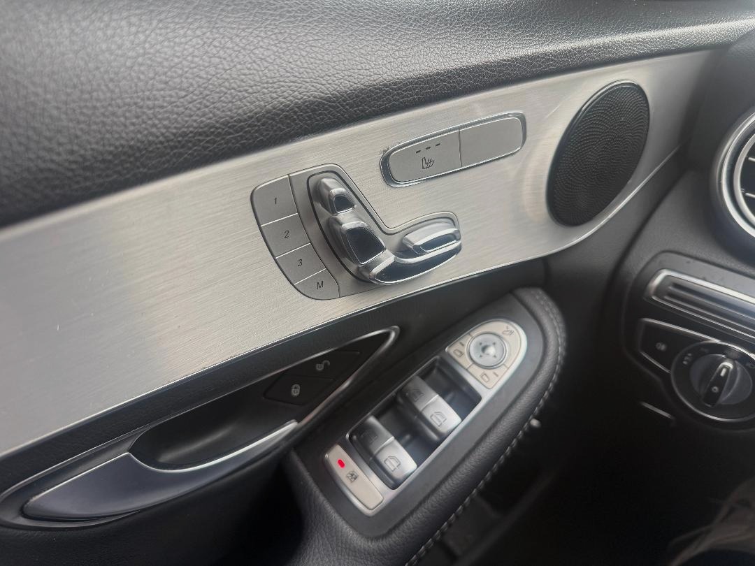 Used 2019 Mercedes-Benz C 300 Sedan image 15