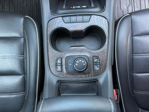 Used 2021 GMC Acadia Denali w/ Denali Ultimate Package AWD/4WD image 5