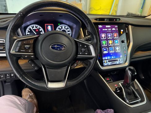 Used 2021 Subaru Outback Limited image 6