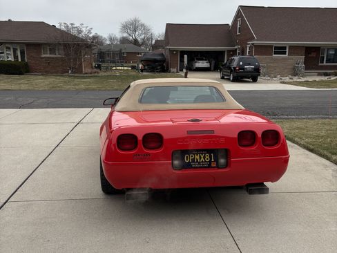 Used 1996 Chevrolet Corvette Convertible image 2