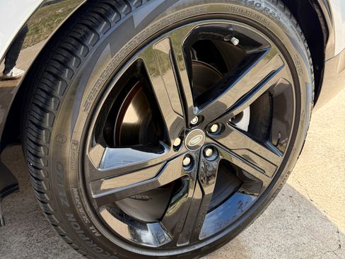 Used 2023 Land Rover Discovery HSE R-Dynamic image 12