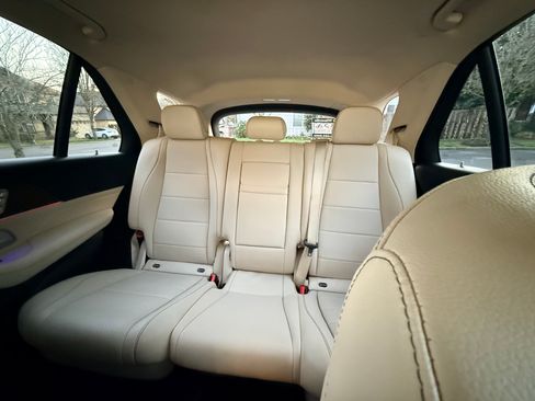 Used 2021 Mercedes-Benz GLE 350 4MATIC image 11