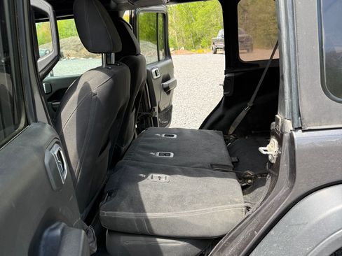 Used 2021 Jeep Wrangler Unlimited Sport AWD/4WD image 2