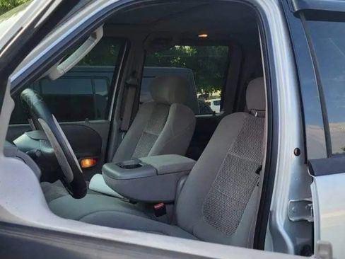 Used 2003 Ford F150 XLT image 4