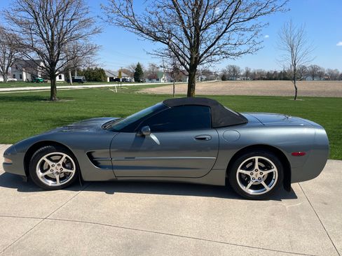 Used 2003 Chevrolet Corvette Convertible w/ Preferred Equipment Group1 RWD image 14
