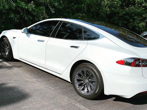 Used 2019 Tesla Model S Long Range image 1