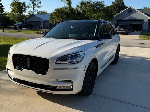 Used 2024 Lincoln Aviator Black Label AWD/4WD image 4