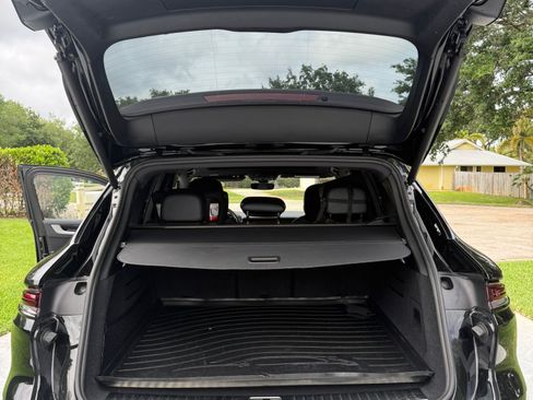 Used 2024 Porsche Cayenne image 8