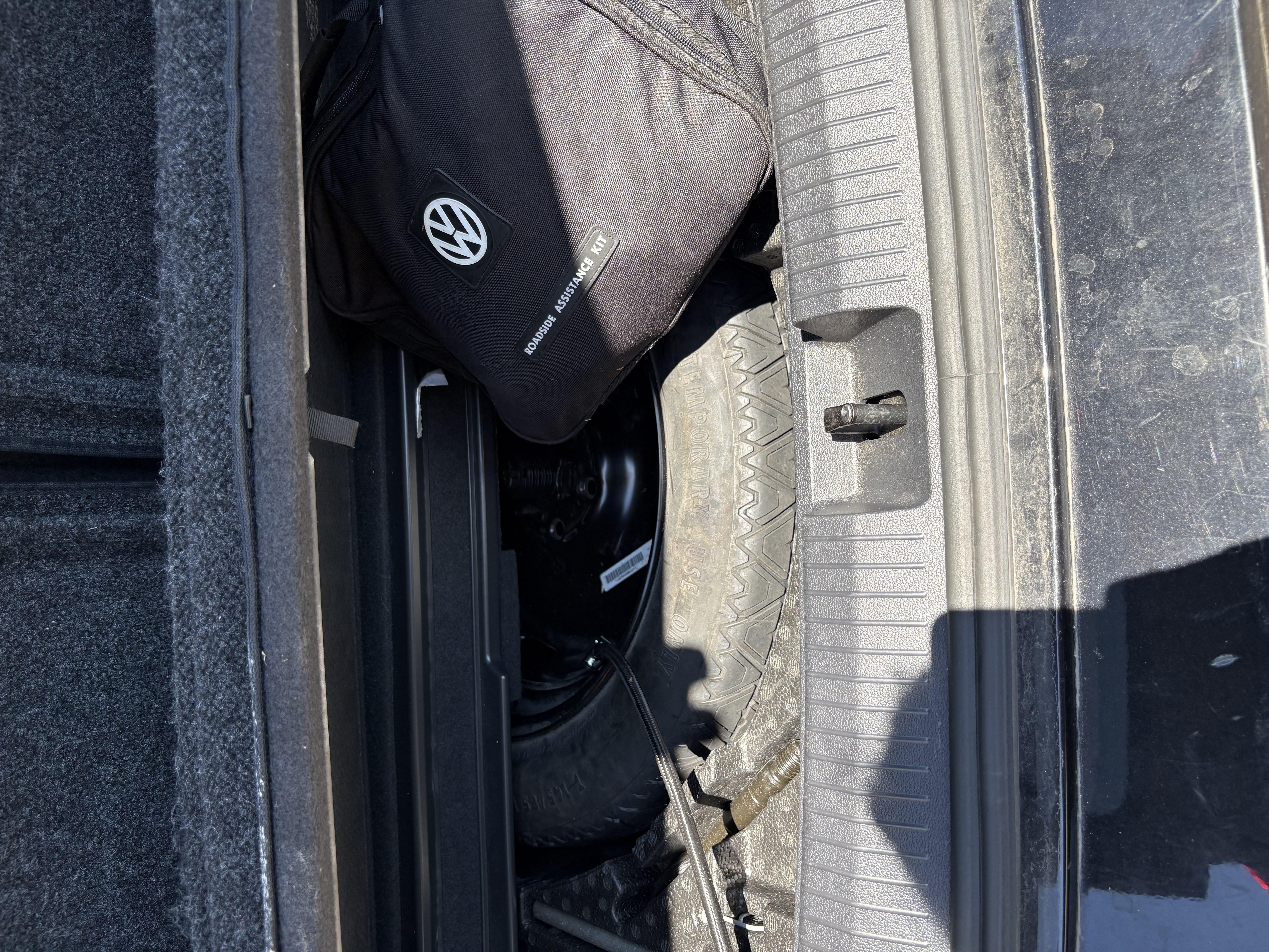 Used 2018 Volkswagen Tiguan SE w/ Panoramic Sunroof Package AWD/4WD image 8