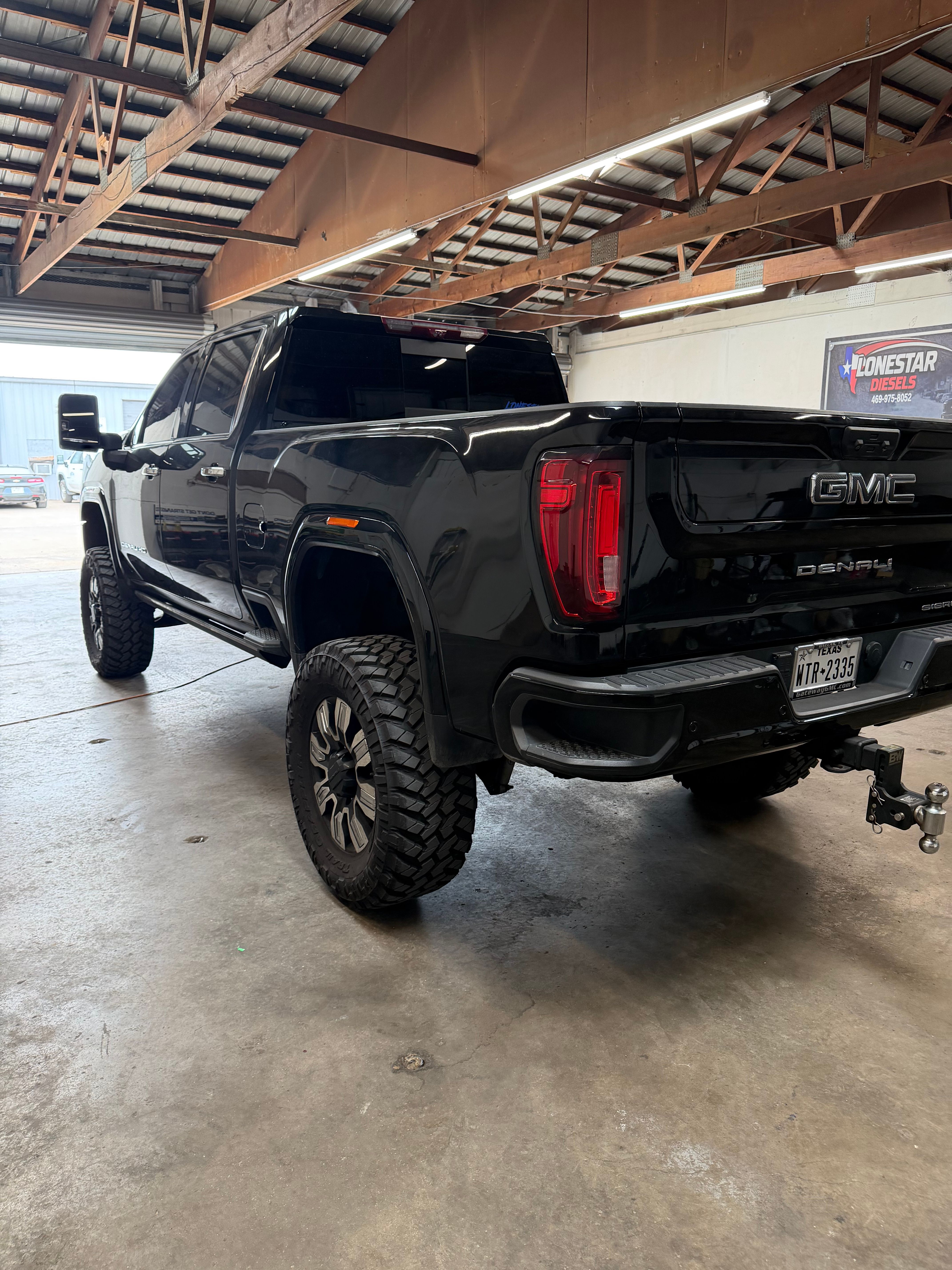 Used 2022 GMC Sierra 2500 Denali w/ Denali Ultimate Package AWD/4WD image 6