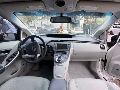 Used 2011 Toyota Prius Four w/ Solar Roof Pkg FWD image 5
