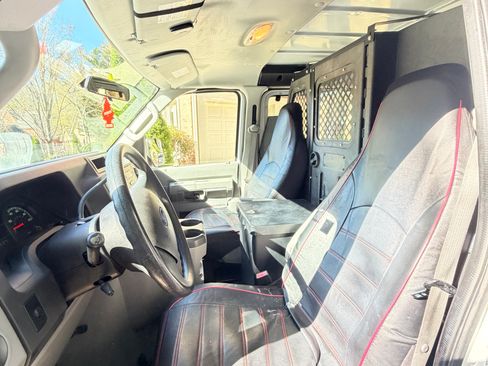 Used 2012 Ford E-250 and Econoline 250 Van 3D w/ PWR Group image 4