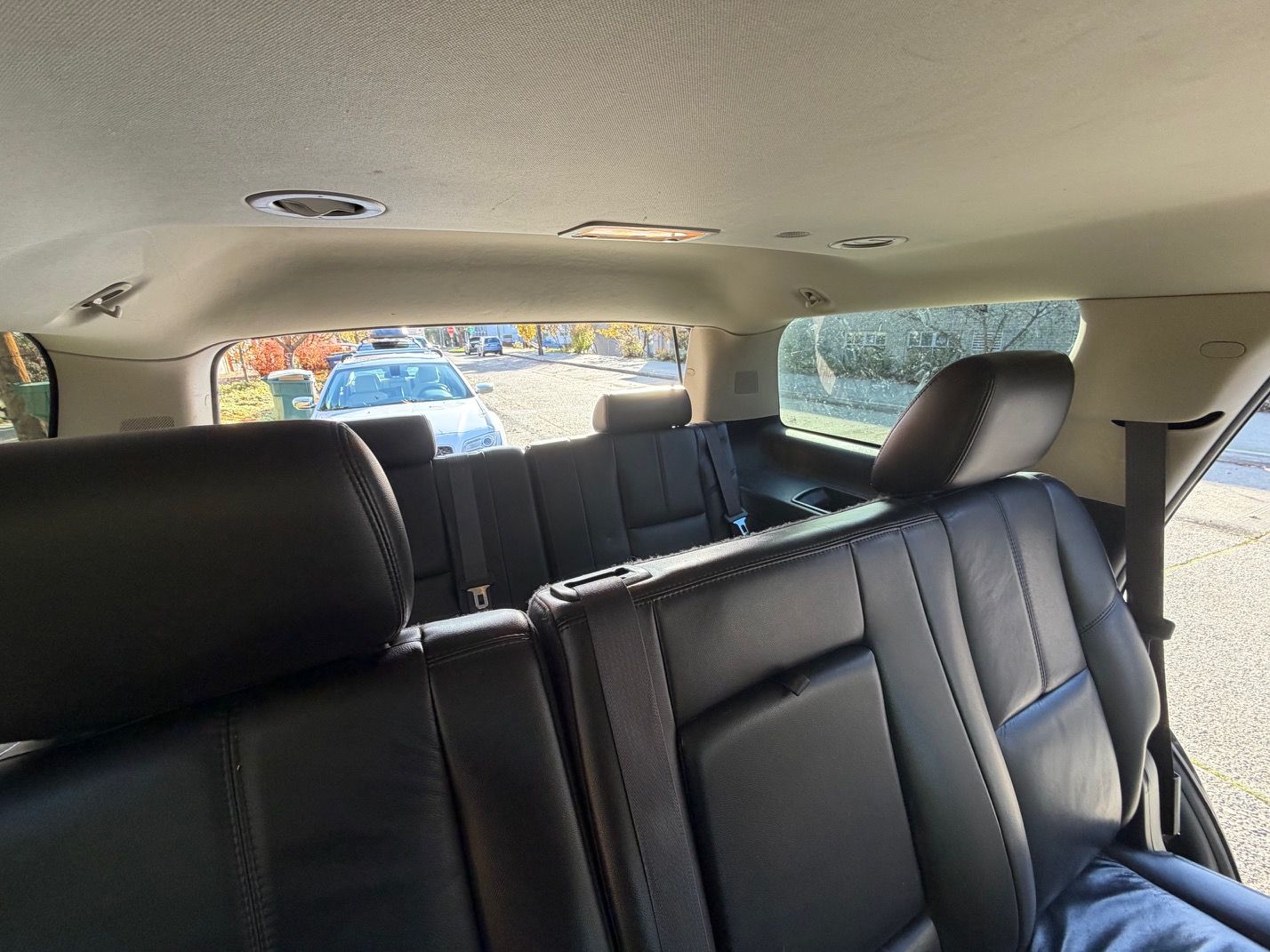 Used 2011 Chevrolet Tahoe LT AWD/4WD image 12