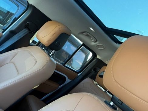 Used 2023 Audi Q8 Premium Plus w/ Premium Plus Package image 11