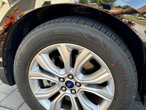 Used 2020 Ford Edge Titanium w/ Equipment Group 301A image 24