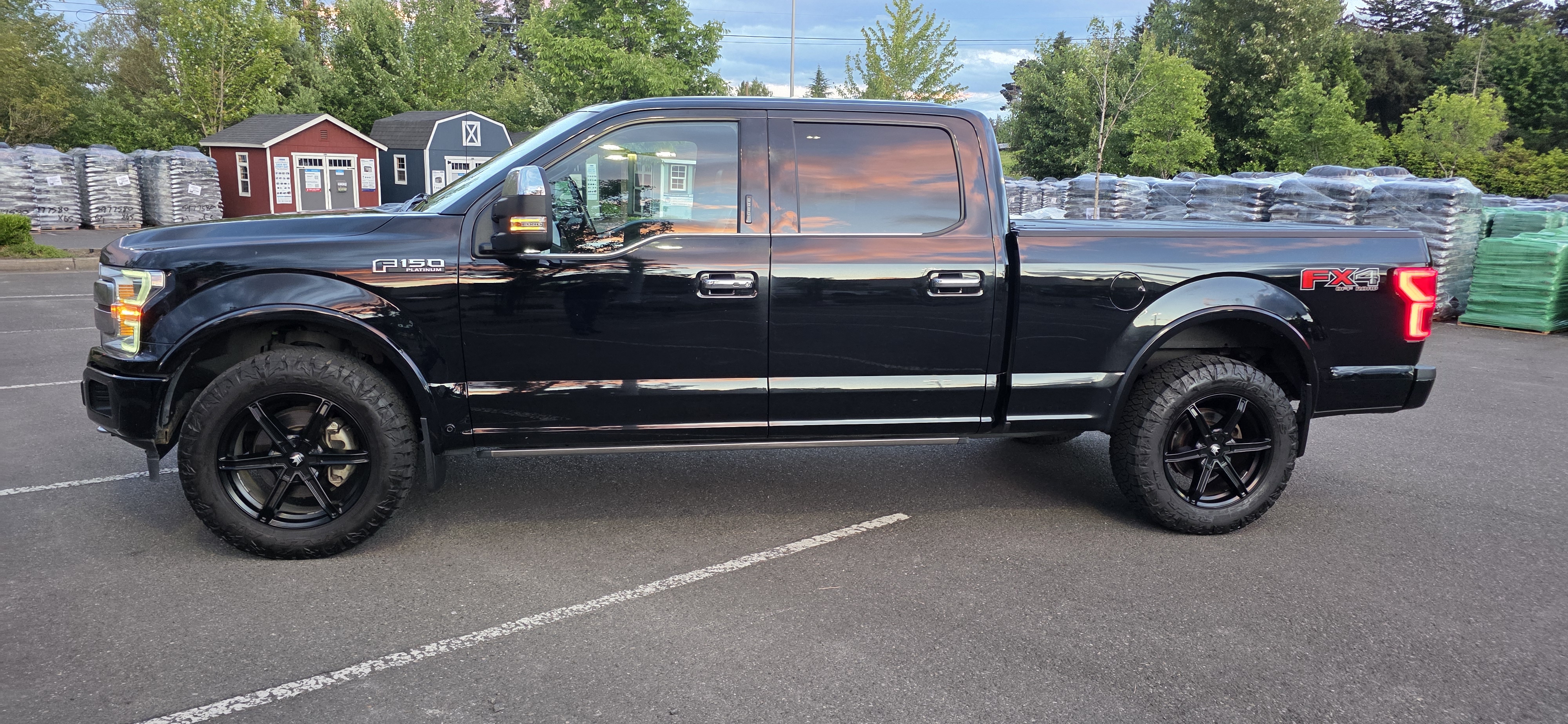 Used 2018 Ford F150 Platinum w/ Technology Package AWD/4WD image 1
