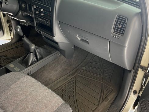 Used 1996 Toyota Tacoma 4x4 Xtracab V6 image 16