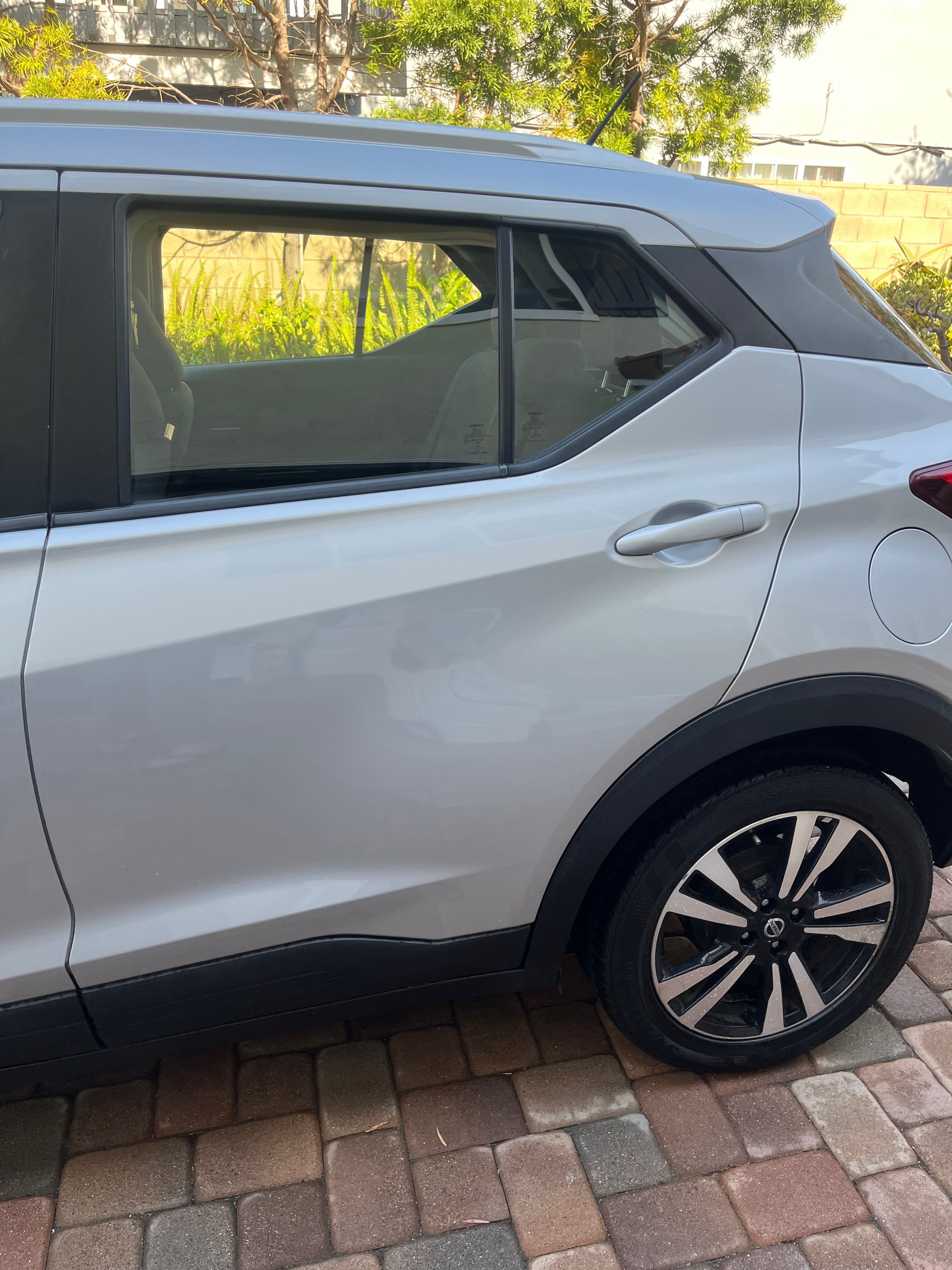 Used 2019 Nissan Kicks SV FWD image 9