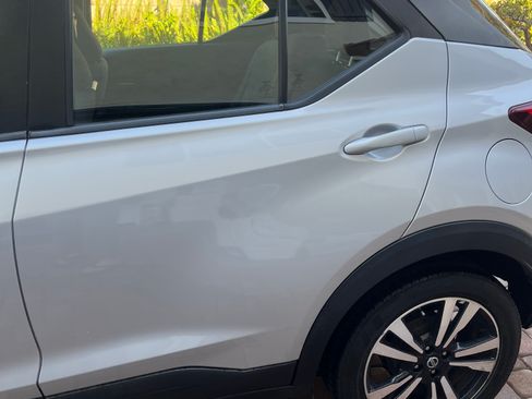 Used 2019 Nissan Kicks SV FWD image 9