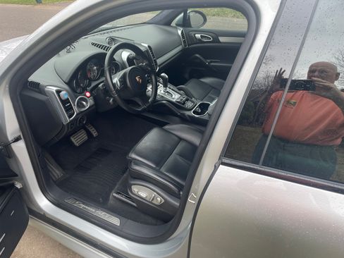Used 2014 Porsche Cayenne GTS AWD/4WD image 10