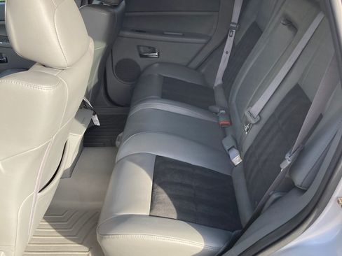 Used 2006 Jeep Grand Cherokee SRT8 w/ SRT Option Group I image 9