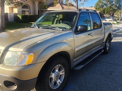 Used 2003 Ford Explorer Sport Trac XLT image 4