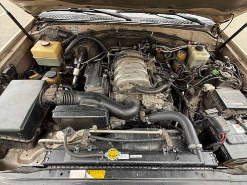 Used 2002 Lexus LX 470 4WD image 29