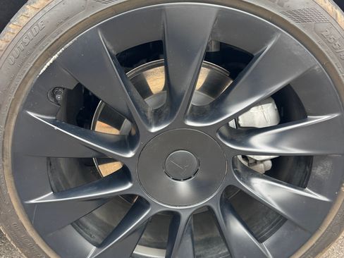 Used 2023 Tesla Model Y Long Range AWD/4WD image 18