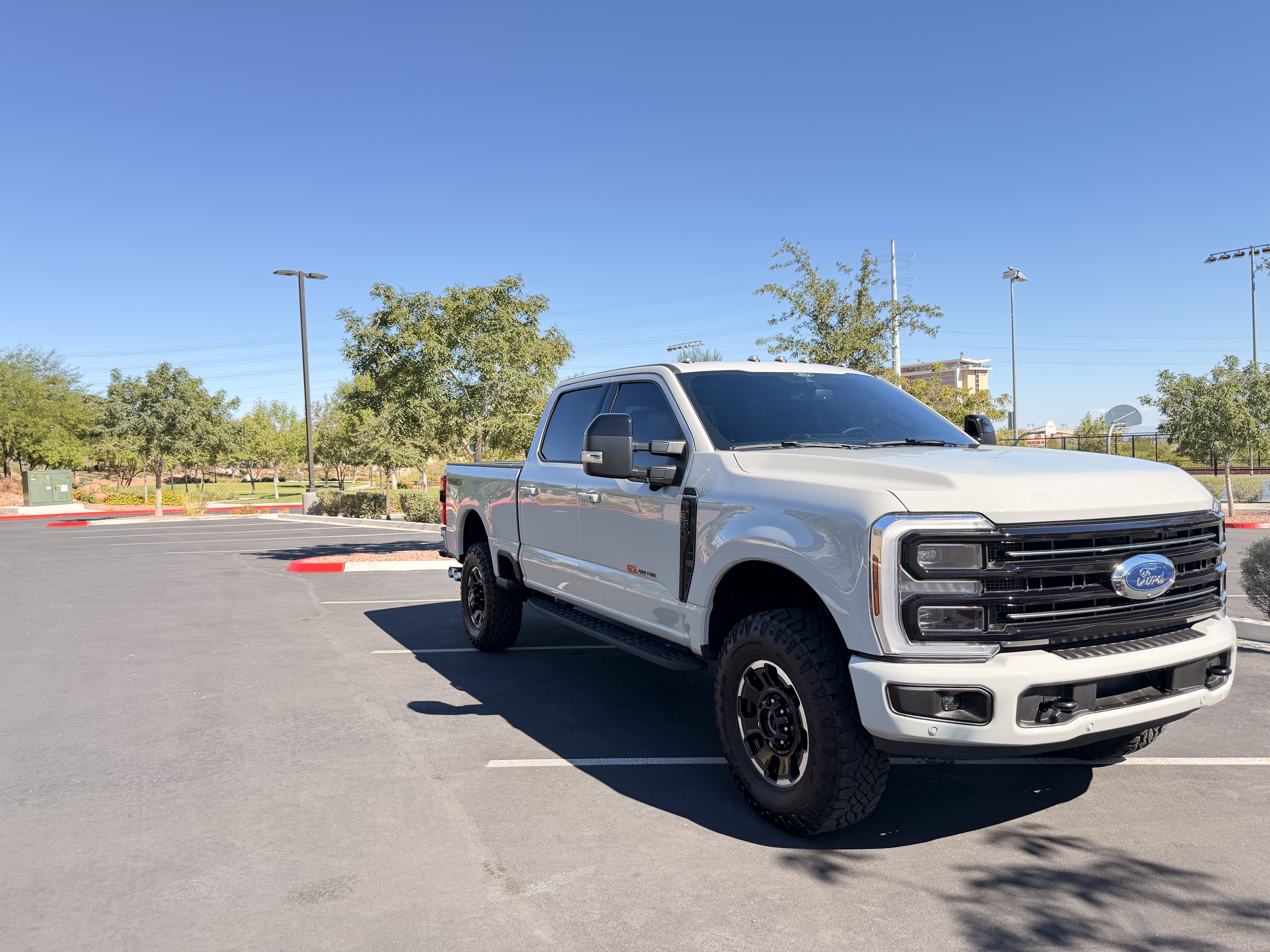 Used 2025 Ford F350 Platinum w/ Tremor Off-Road Package AWD/4WD image 10