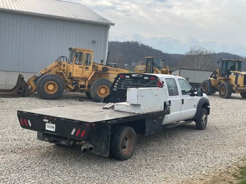 Used 2014 Ford F550 2WD Crew Cab Super Duty image 2