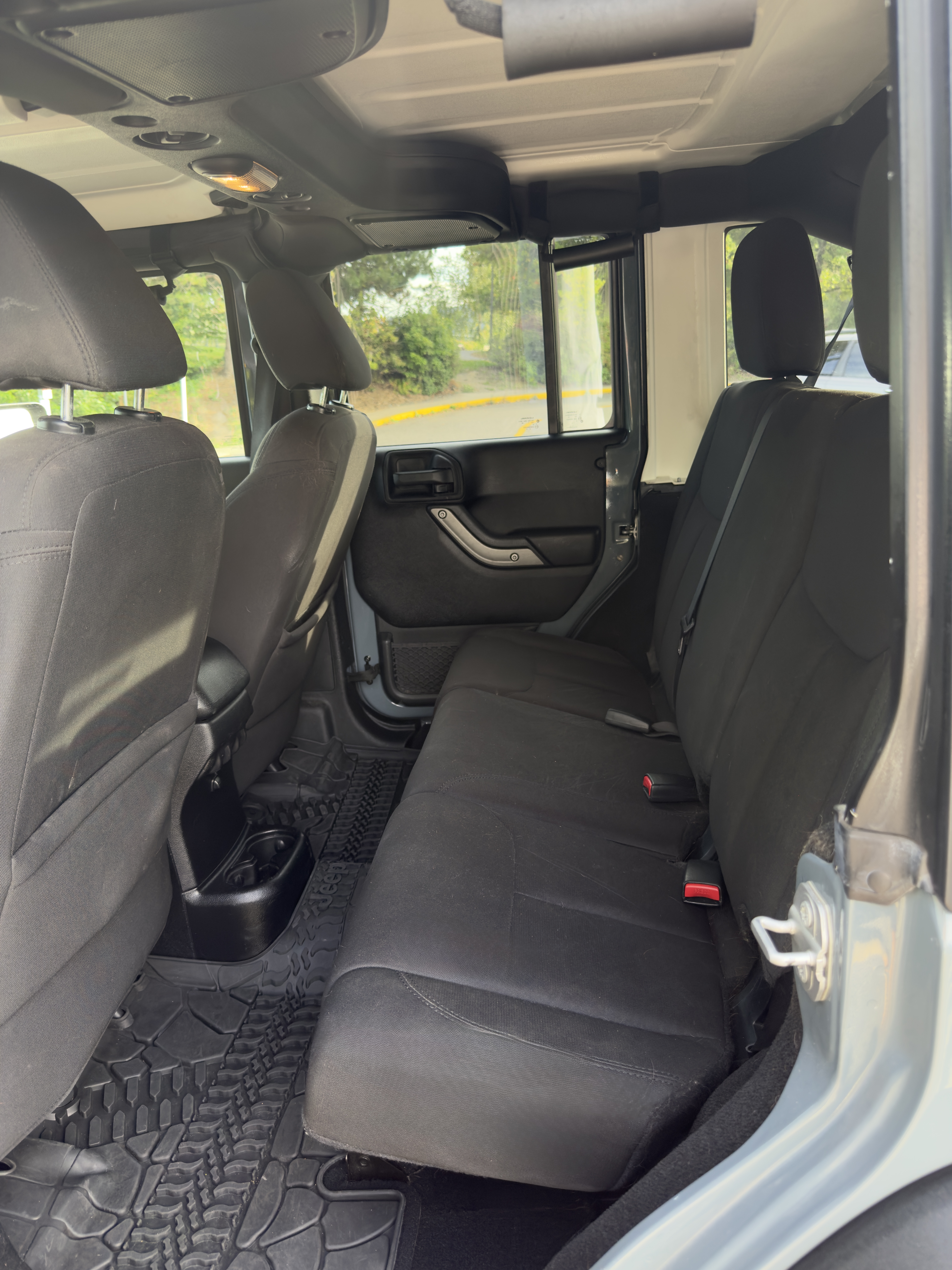 Used 2015 Jeep Wrangler Unlimited Sport w/ Quick Order Package 24S AWD/4WD image 5