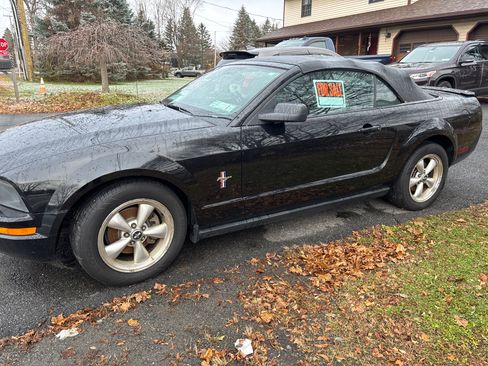 Used 2007 Ford Mustang Premium image 4